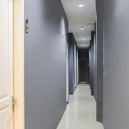 Oyo 3492 Mandala Residence Medan Esterno foto