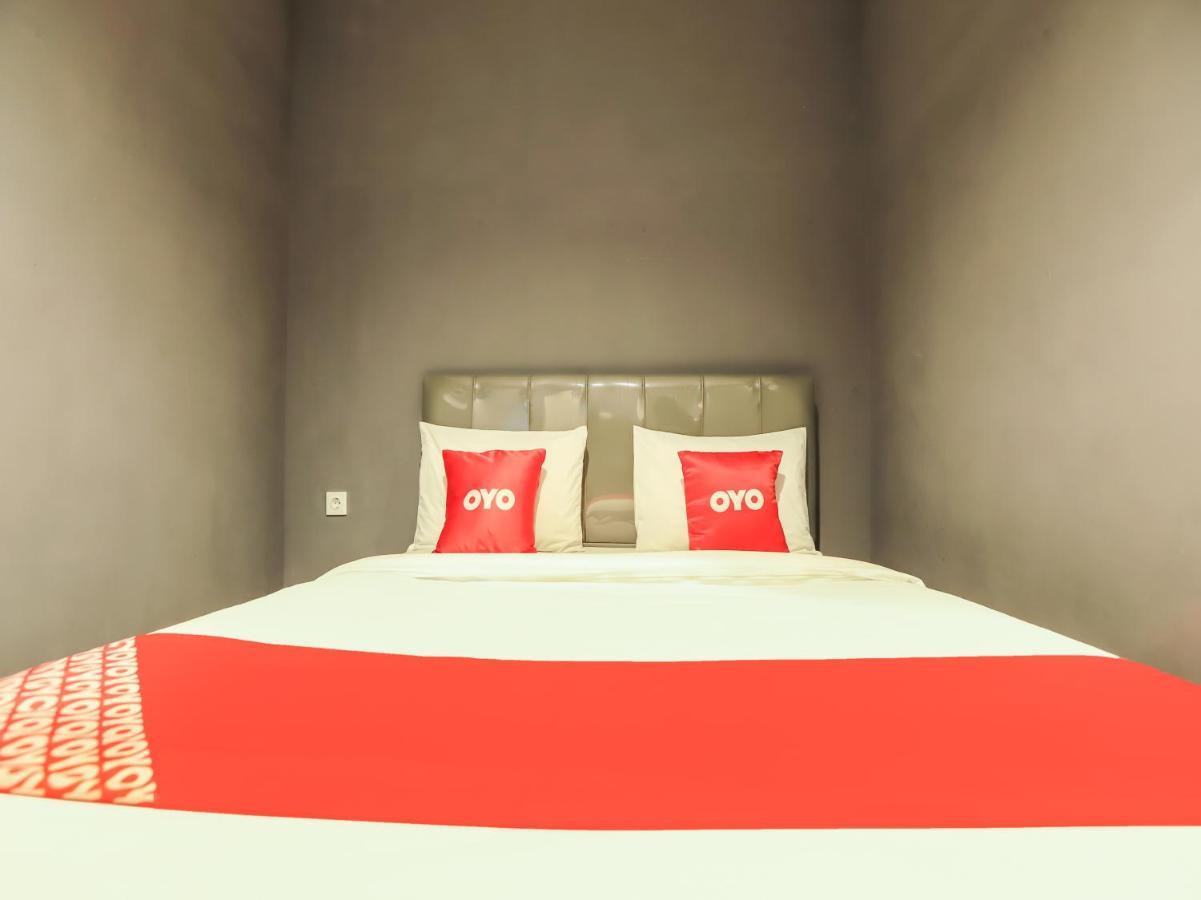 Oyo 3492 Mandala Residence Medan Esterno foto