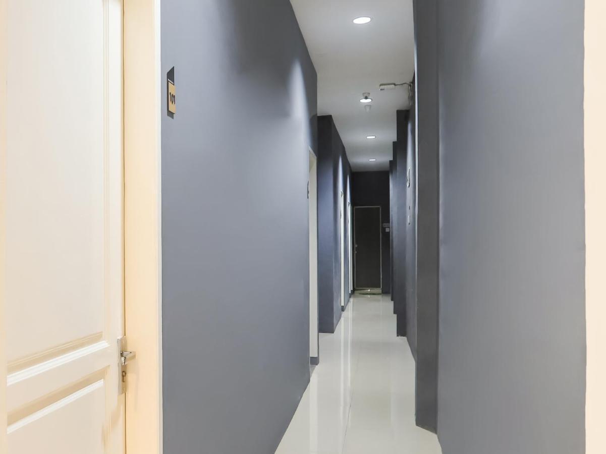 Oyo 3492 Mandala Residence Medan Esterno foto