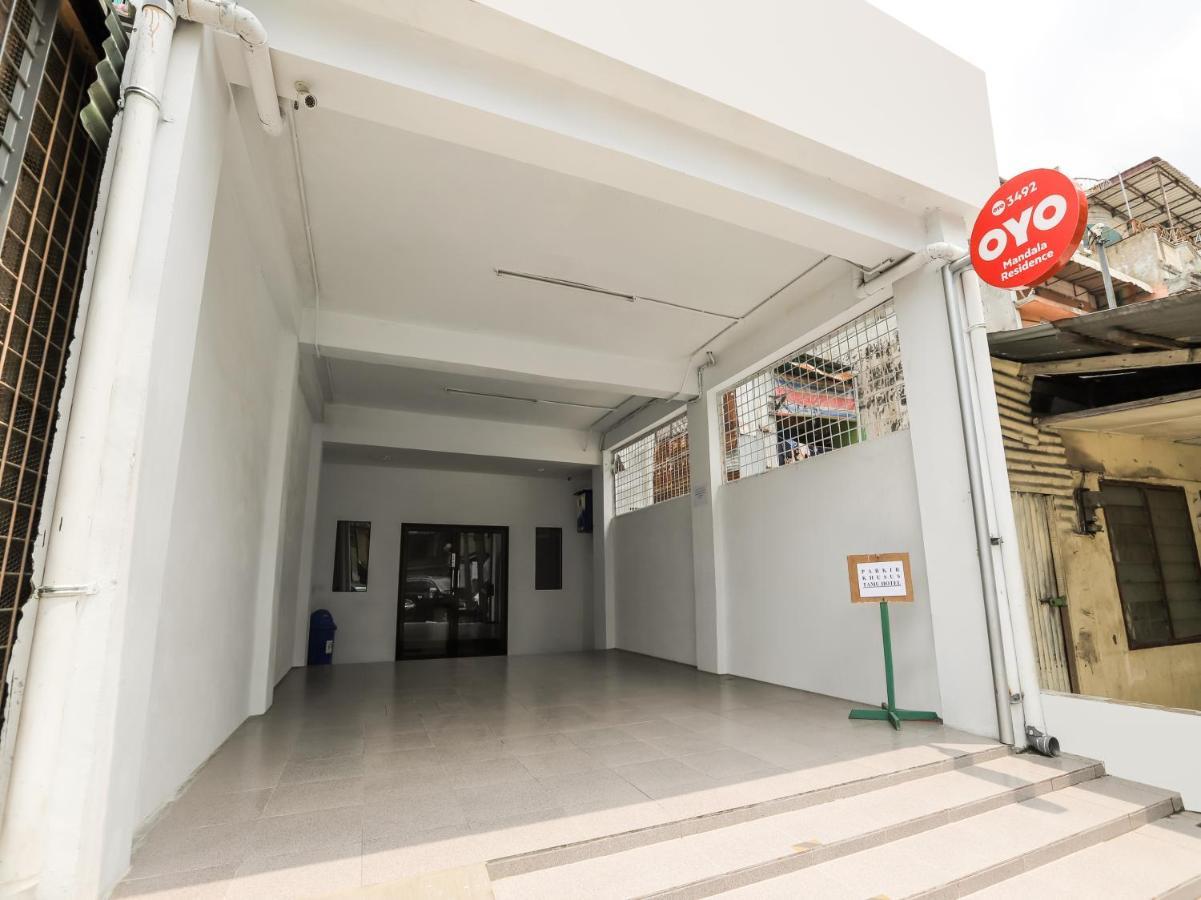 Oyo 3492 Mandala Residence Medan Esterno foto